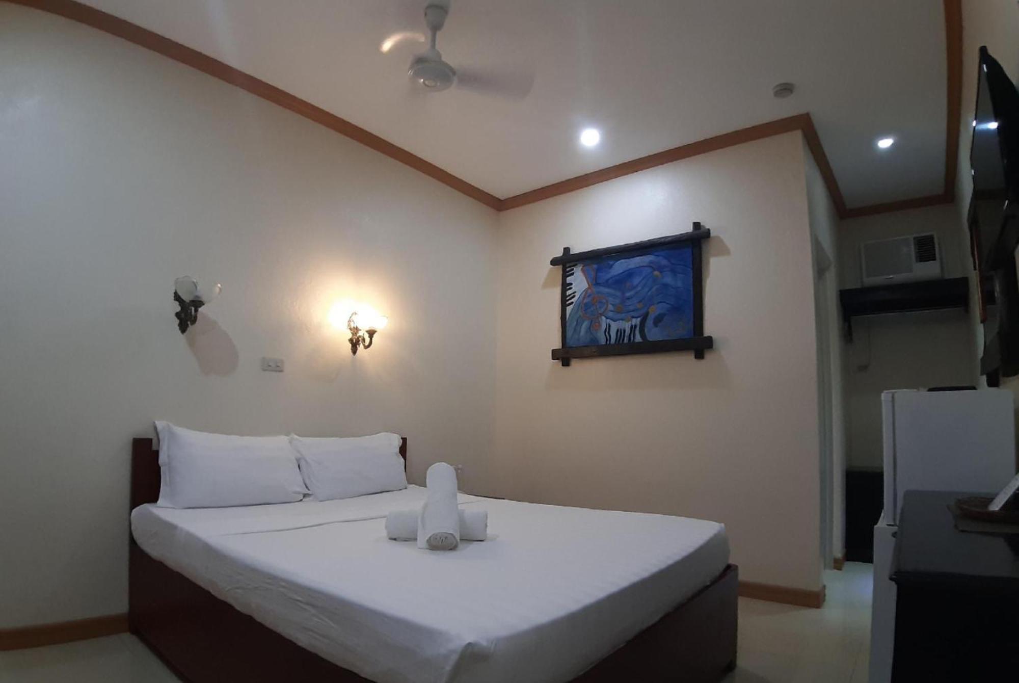 Reddoorz At New Casamila Hotel Palawan Puerto Princesa Eksteriør billede