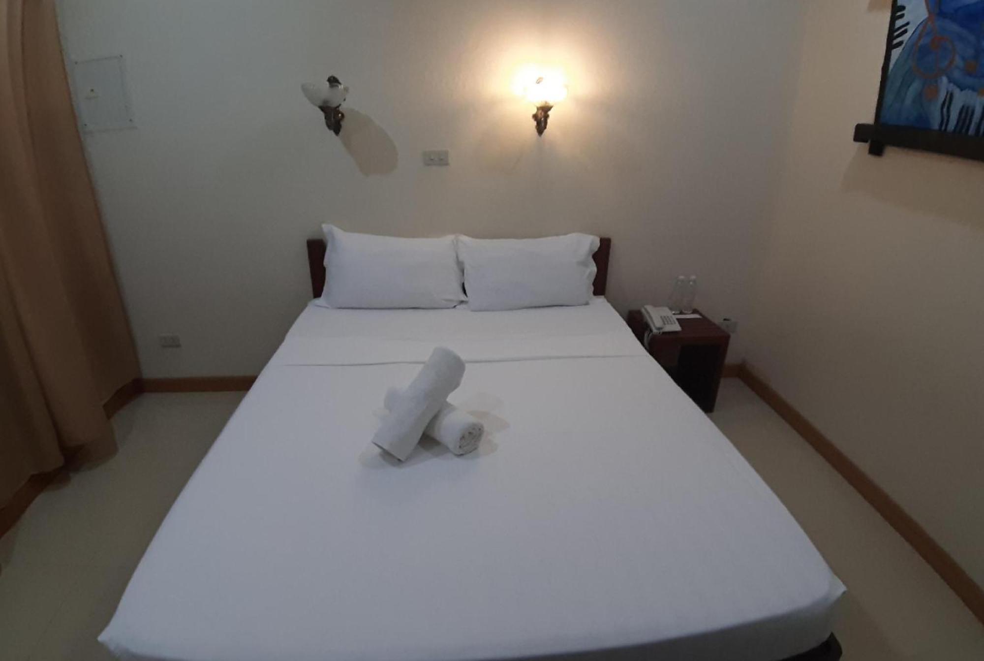 Reddoorz At New Casamila Hotel Palawan Puerto Princesa Eksteriør billede