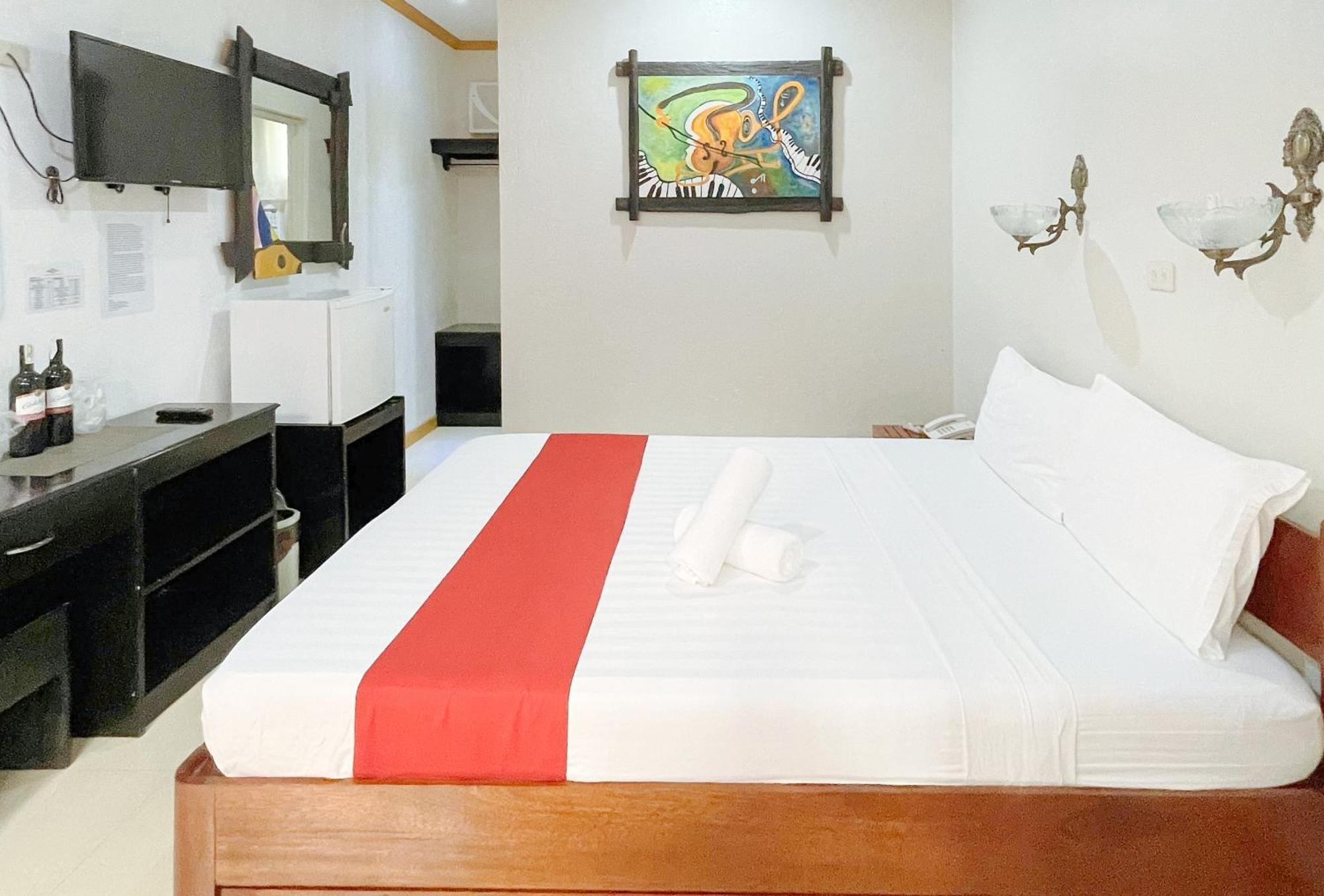 Reddoorz At New Casamila Hotel Palawan Puerto Princesa Eksteriør billede